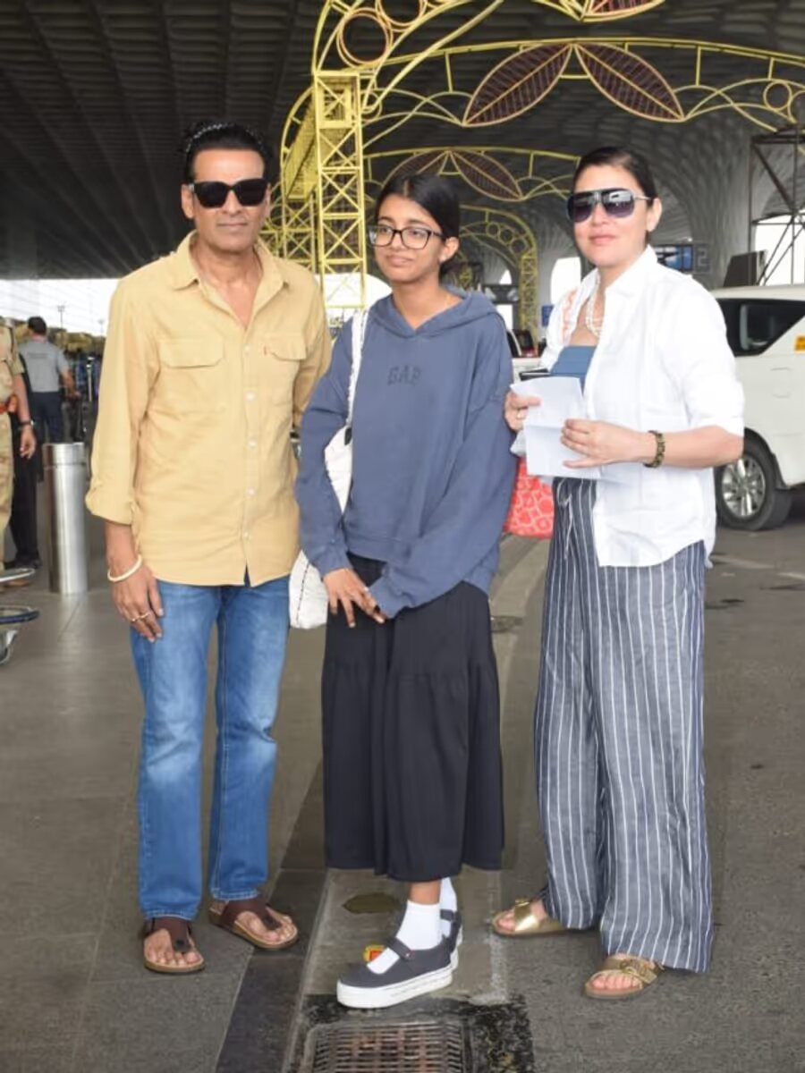 Ava Nayla with her parents Manoj Bajpayee and Neha at Mumbai airport.